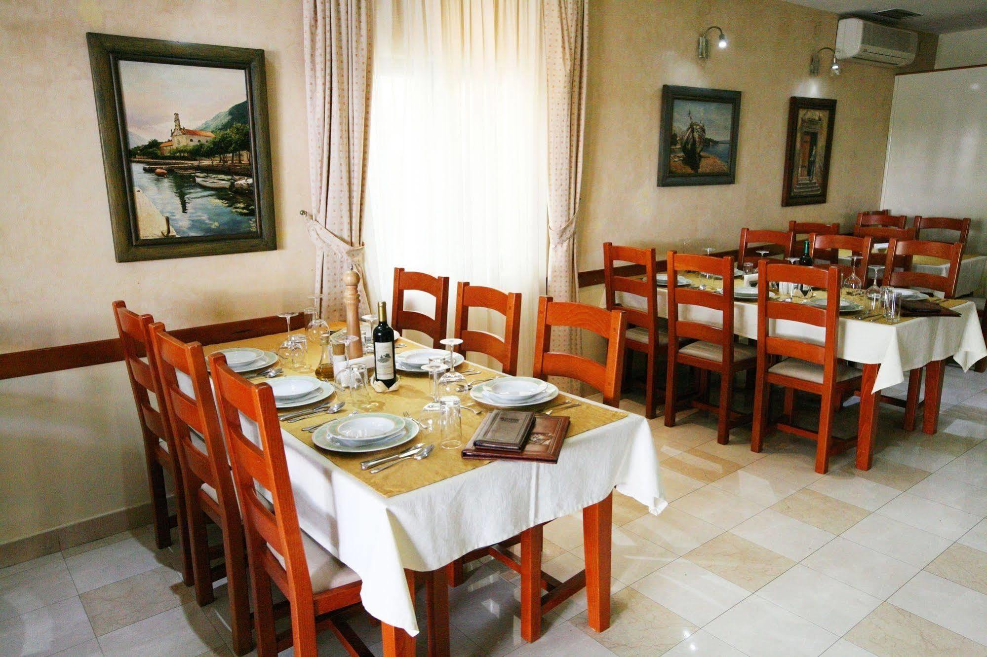 Boutique Hotel Villa Royal Тиват Екстериор снимка